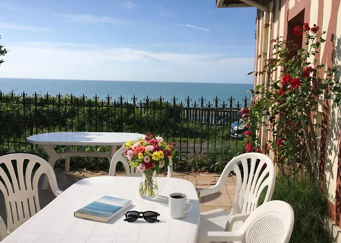 בית נופש Le Petit Miramar, Vue D'exception, Maison Et F2 Independant *