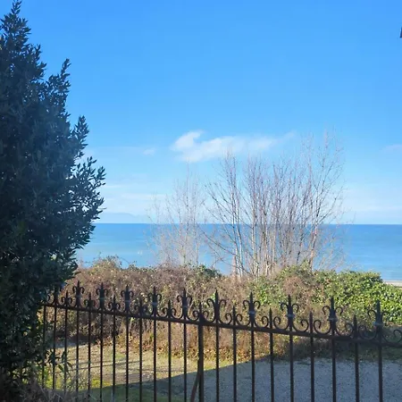 Le Petit Miramar, Vue D'exception, Maison Et F2 Independant Nyaraló