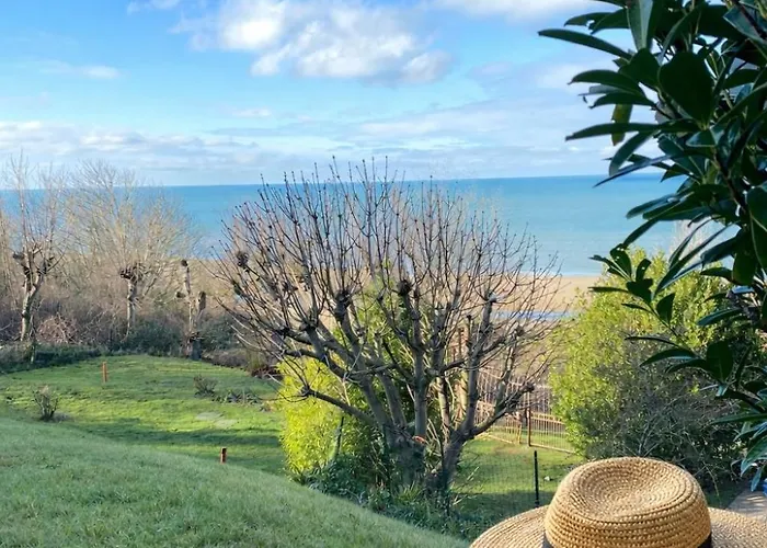Le Petit Miramar, Vue D'exception, Maison Et F2 Independant Nyaraló